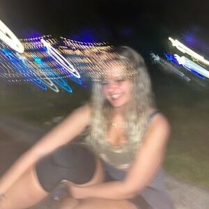 Meet your Posher, Ava